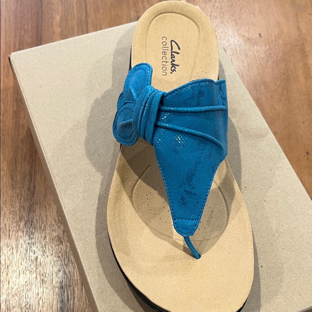 Clarks Women's Vibrant Blue Sandals
